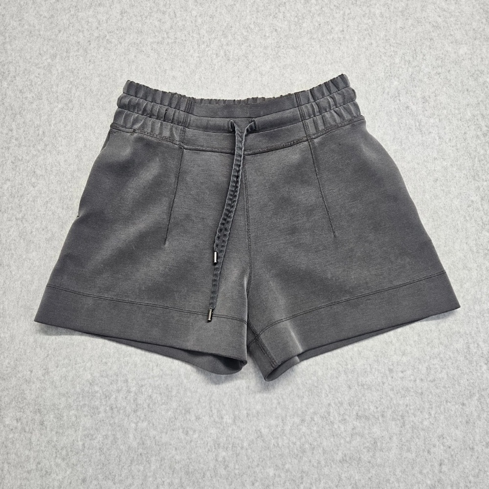 lululemon high rise soft ambition size 6 graphite grey